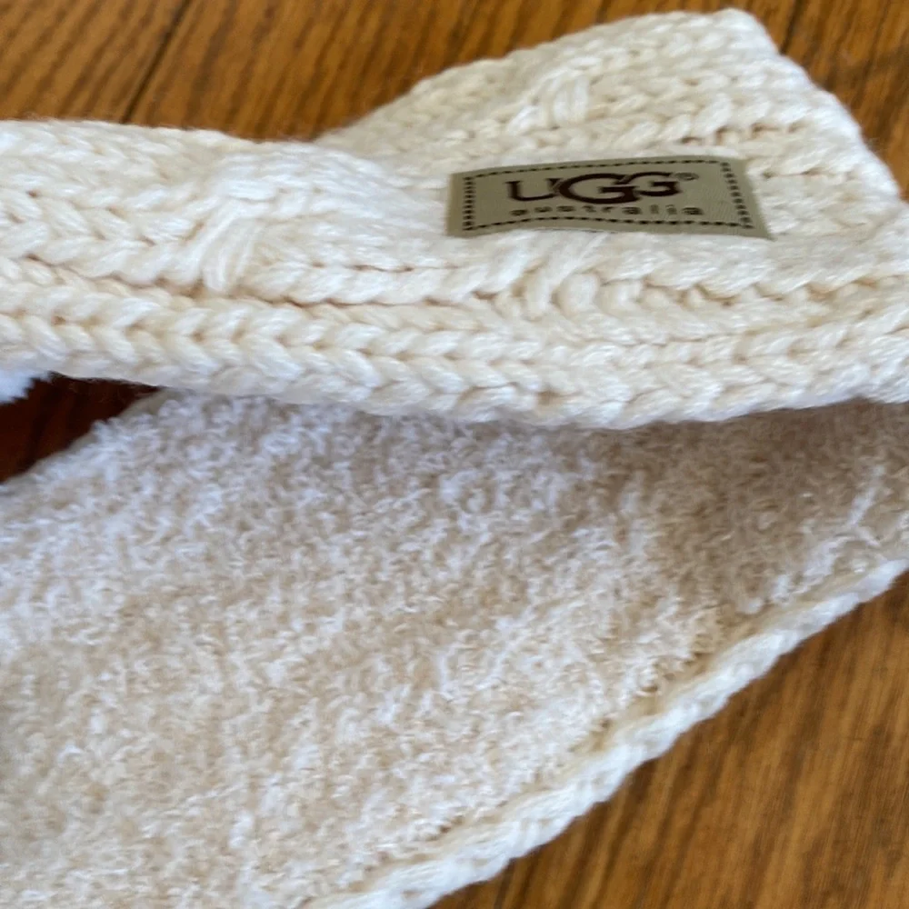 Cable stitch fleece lined headband - Picture 3 of 3